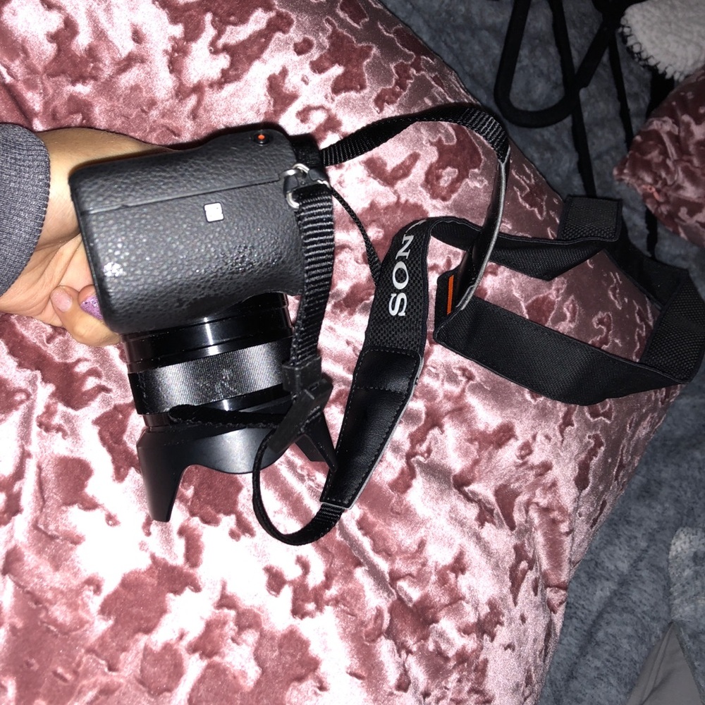 Sony Camera - Picture 3 of 4